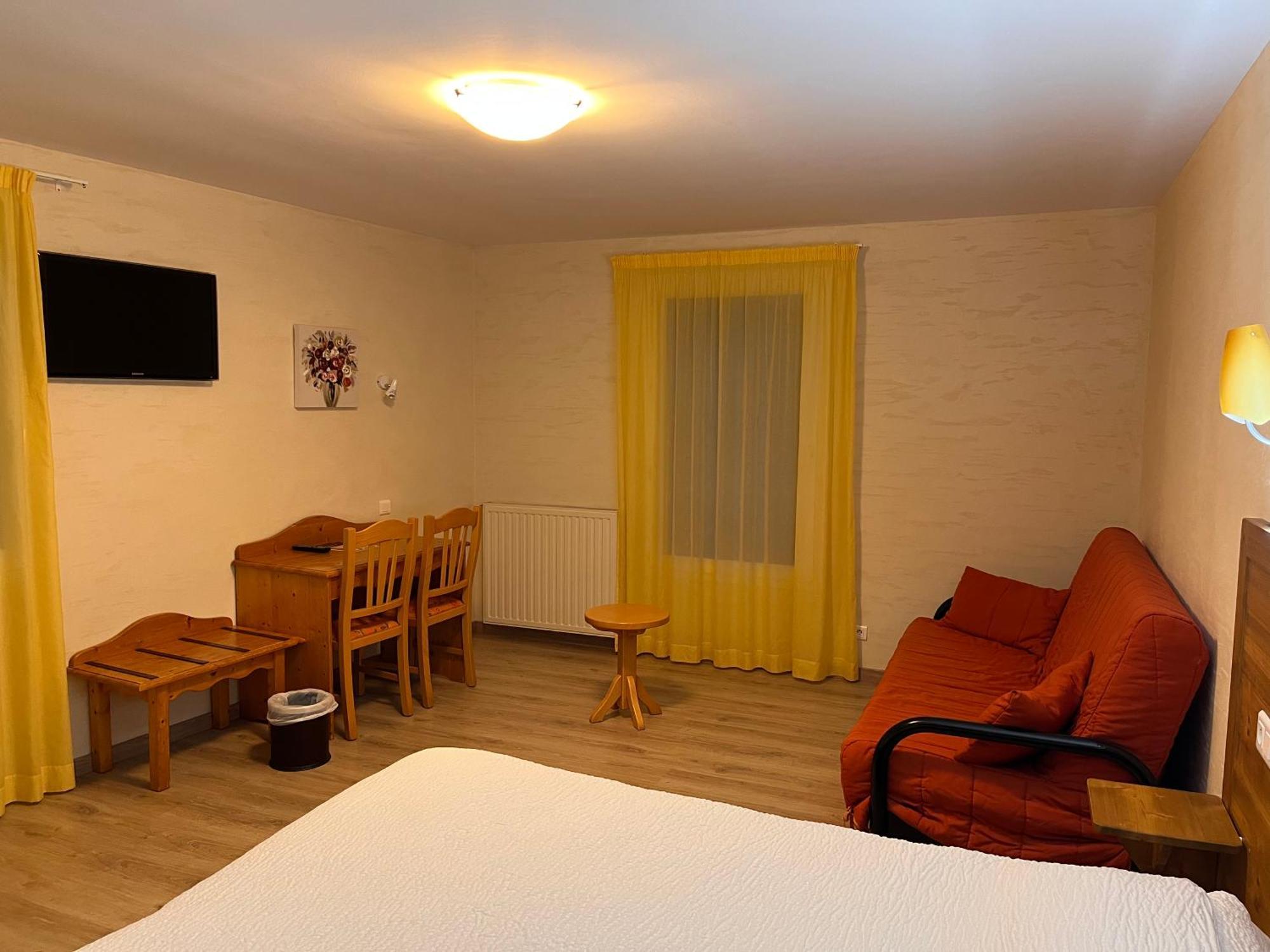 Logis Hotel Spa Restaurant Le Provence Lanarce Luaran gambar