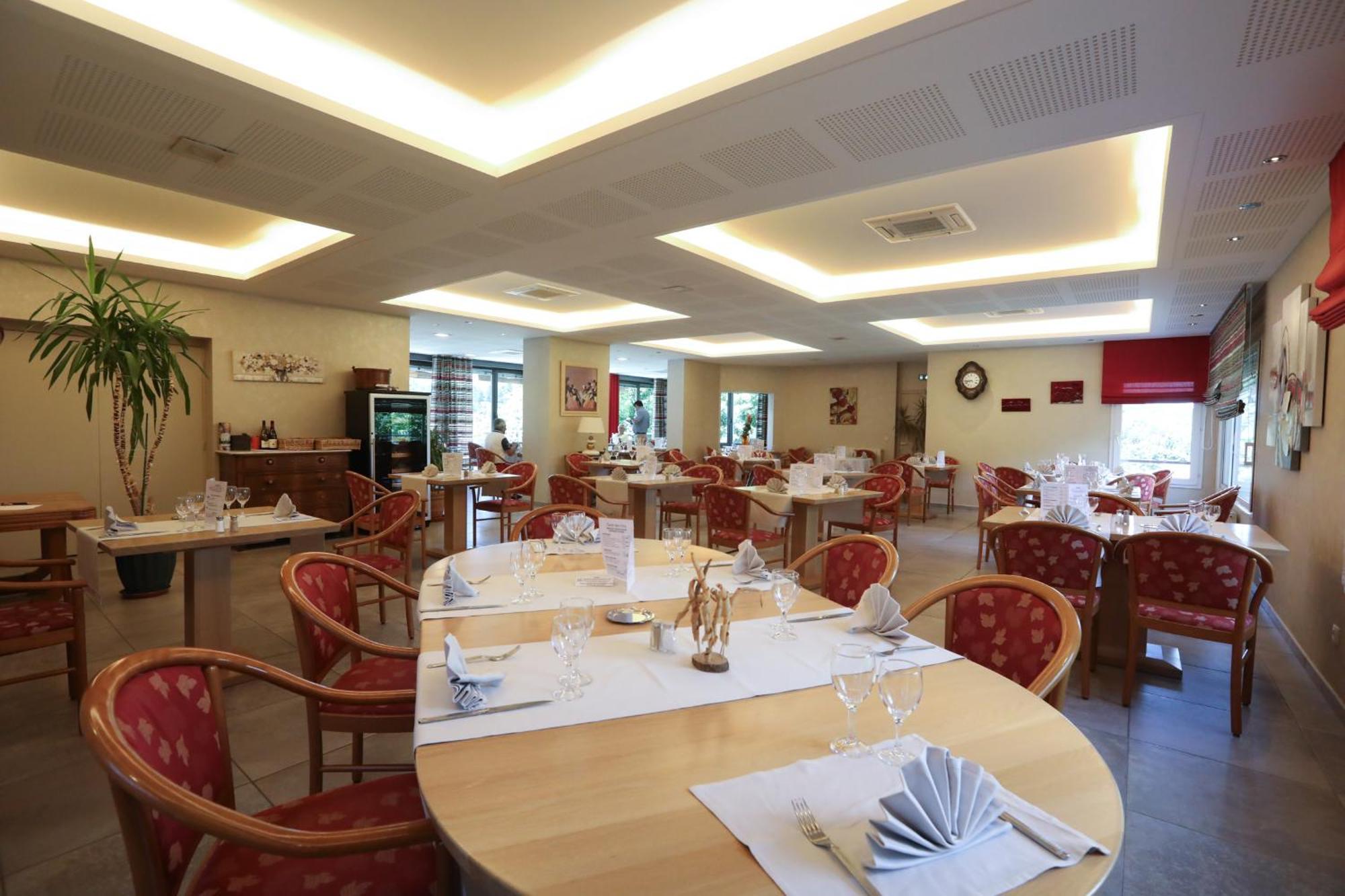 Logis Hotel Spa Restaurant Le Provence Lanarce Luaran gambar