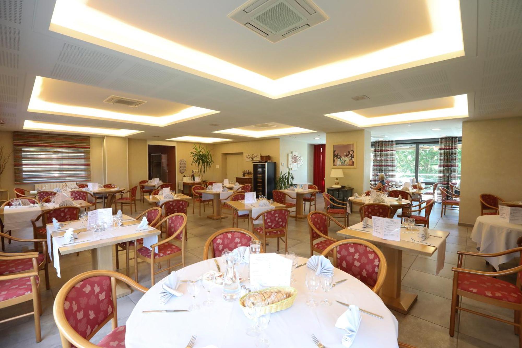 Logis Hotel Spa Restaurant Le Provence Lanarce Luaran gambar