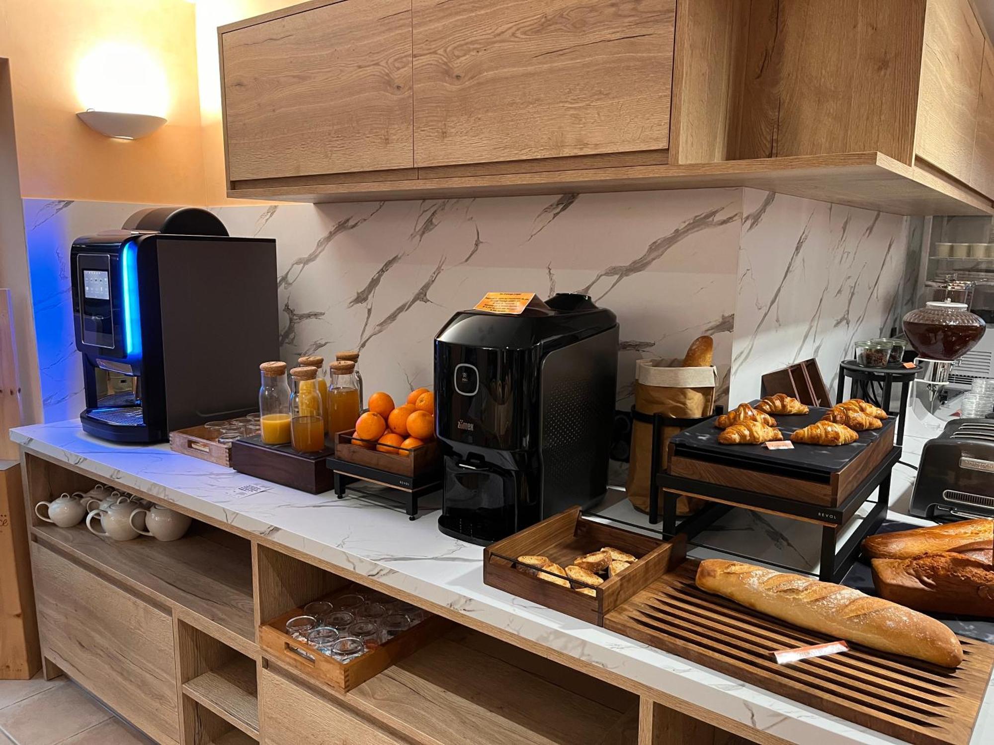 Logis Hotel Spa Restaurant Le Provence Lanarce Luaran gambar